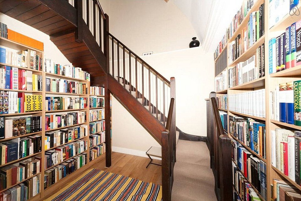 Ενα ατμοσφαιρικό διαμέρισμα με ταβάνι 10 μέτρων -Κρύβεται σε πύργο με ρολόι στο Λονδίνο [εικόνες] | iefimerida.gr 1