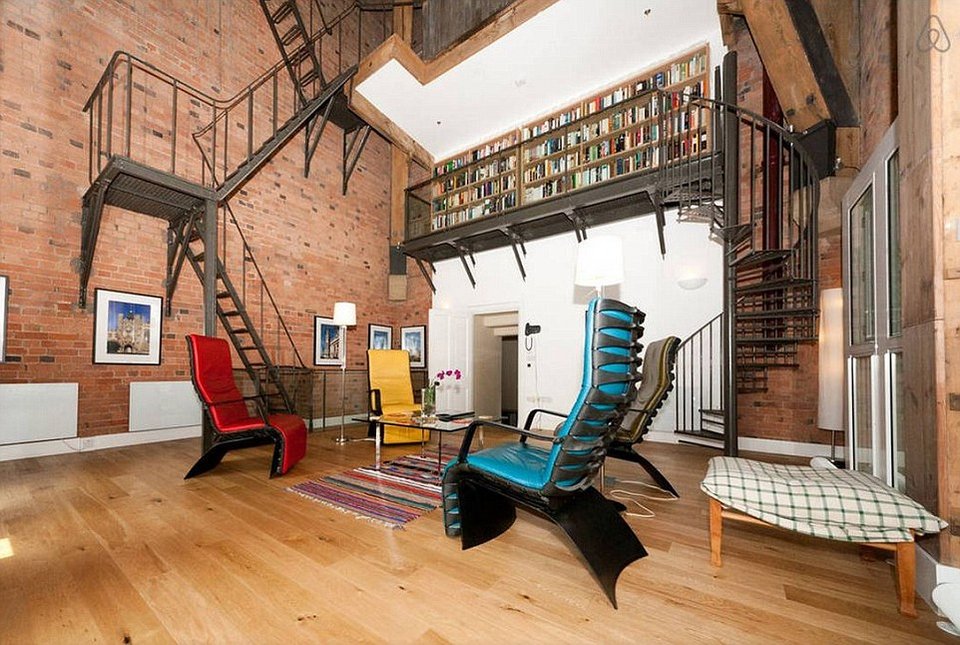 Ενα ατμοσφαιρικό διαμέρισμα με ταβάνι 10 μέτρων -Κρύβεται σε πύργο με ρολόι στο Λονδίνο [εικόνες] | iefimerida.gr 0