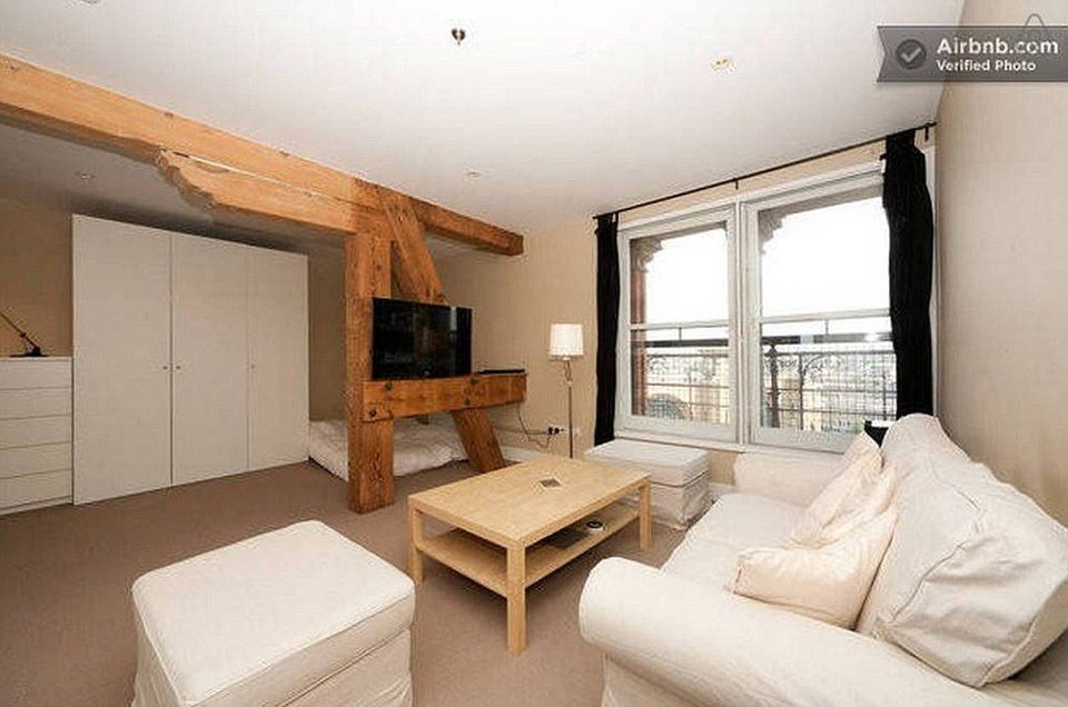 Ενα ατμοσφαιρικό διαμέρισμα με ταβάνι 10 μέτρων -Κρύβεται σε πύργο με ρολόι στο Λονδίνο [εικόνες] | iefimerida.gr 6