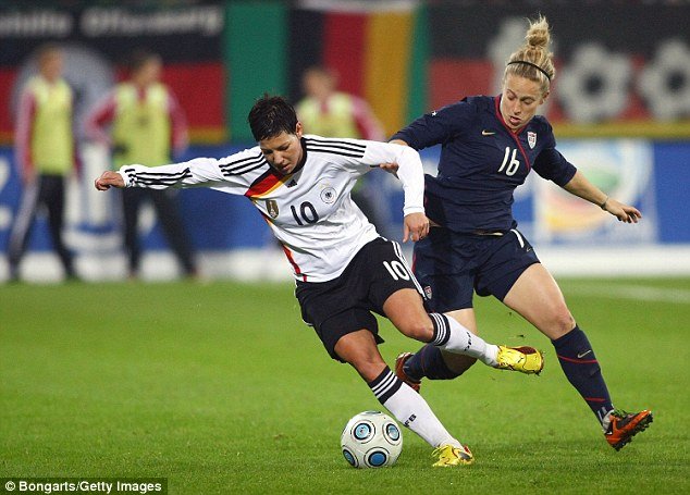 Θύματα bullying οι παίκτριες εθνικής ομάδας ποδοσφαίρου που παντρεύτηκαν μεταξύ τους [εικόνες] | iefimerida.gr 2