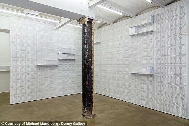 Ετσι είναι η Wikipedia τυπωμένη: Βγάζει 7.473 βιβλία [εικόνες] | iefimerida.gr 4