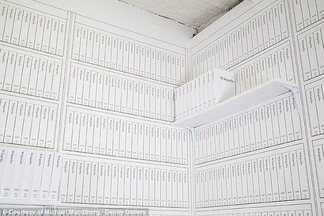 Ετσι είναι η Wikipedia τυπωμένη: Βγάζει 7.473 βιβλία [εικόνες] | iefimerida.gr 2