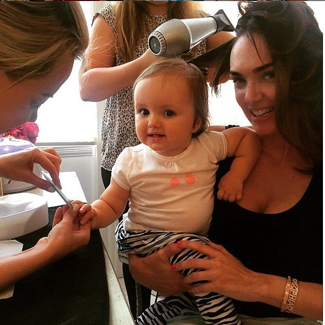 Η χλιδάτη ζωή του μωρού των Εκλεστοουν: Βαμμένα νύχια και πολυτελείς διακοπές [εικόνες] | iefimerida.gr 12