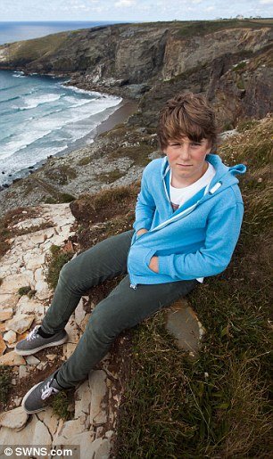 Εφηβος πέφτει από γκρεμό 30 μέτρων και τον δαγκώνει δηλητηριώδες φίδι - «Είχα μία πολύ κακή μέρα» δηλώνει [εικόνες] | iefimerida.gr 2