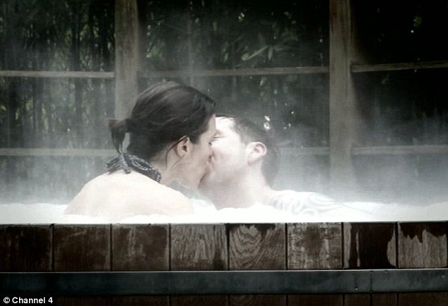 Γνωρίστηκαν σε ριάλιτι, παντρεύτηκαν και στις 3 εβδομάδες χωρίζουν [εικόνες] | iefimerida.gr 3