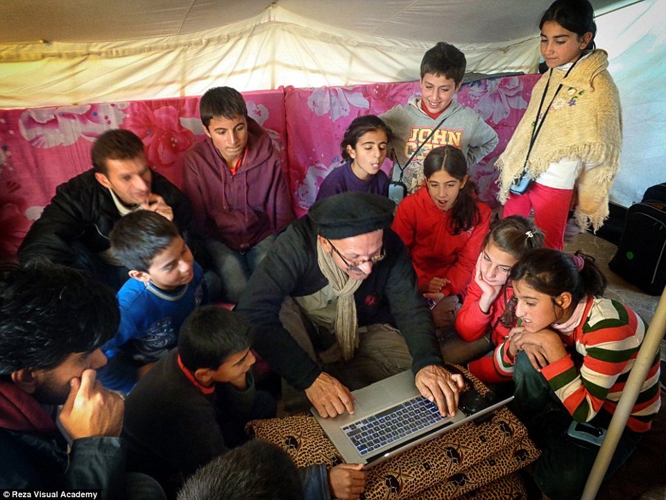 Η ζωή στον καταυλισμό προσφύγων στο Ιράκ μέσα από τα μάτια των παιδιών [εικόνες] | iefimerida.gr 22