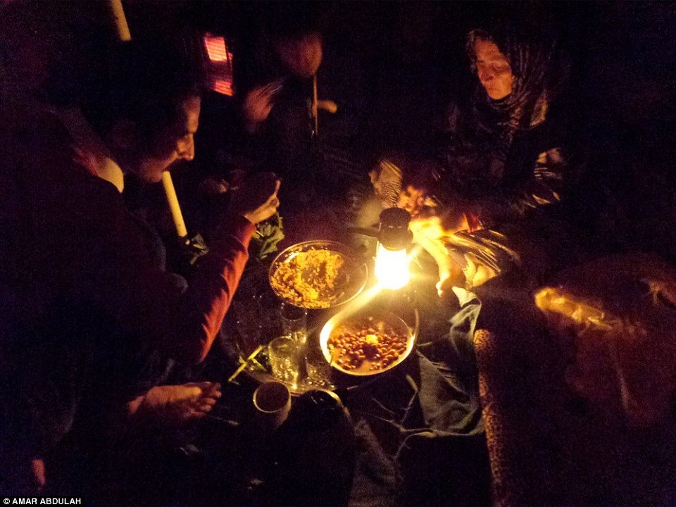 Η ζωή στον καταυλισμό προσφύγων στο Ιράκ μέσα από τα μάτια των παιδιών [εικόνες] | iefimerida.gr 1