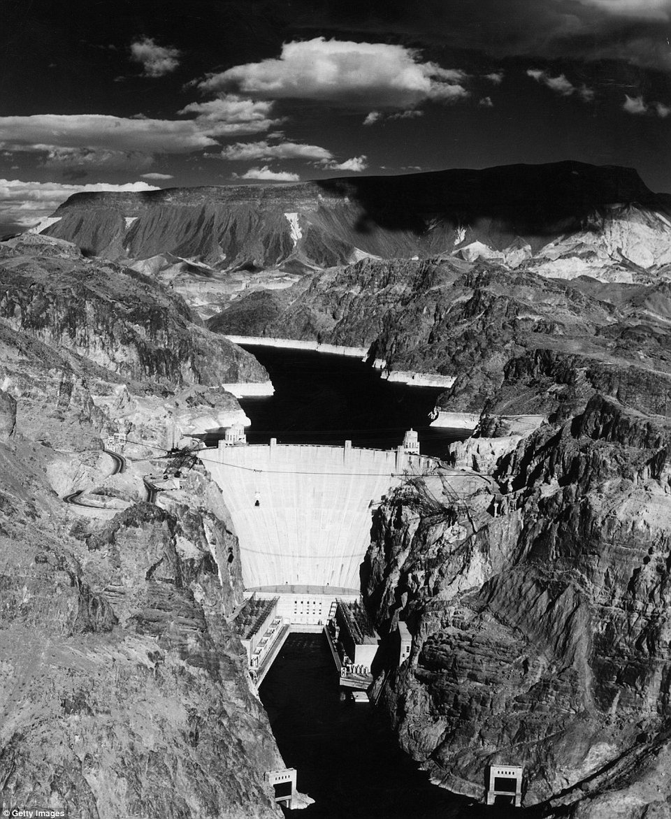 Χαμένη πόλη του Φαρ Ουέστ στο βυθό τεχνητής λίμνης αποκάλυψε η ξηρασία στη Νεβάδα [εικόνες] | iefimerida.gr 5