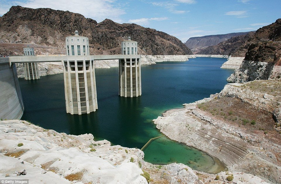 Χαμένη πόλη του Φαρ Ουέστ στο βυθό τεχνητής λίμνης αποκάλυψε η ξηρασία στη Νεβάδα [εικόνες] | iefimerida.gr 3