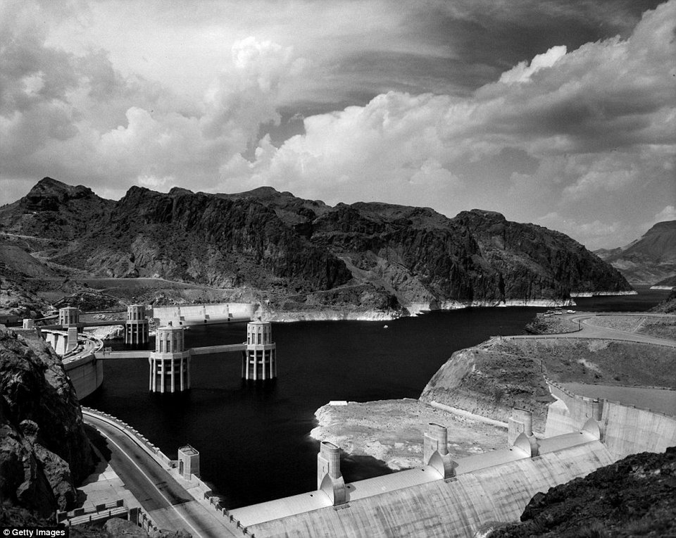 Χαμένη πόλη του Φαρ Ουέστ στο βυθό τεχνητής λίμνης αποκάλυψε η ξηρασία στη Νεβάδα [εικόνες] | iefimerida.gr 4