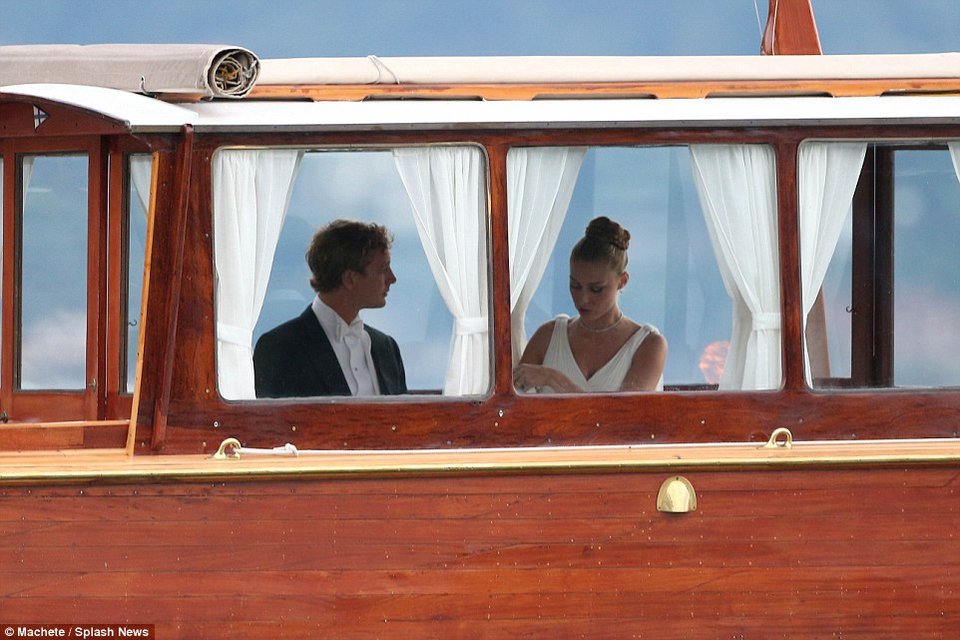 Ο παραμυθένιος πριγκιπικός γάμος του εγγονού της Γκρέις Κέλι με την Ιταλίδα αριστοκράτισσα -Στο ιδιωτικό νησί της νύφης [εικόνες] | iefimerida.gr 29