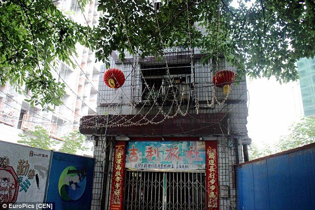 Αυτό είναι το χειρότερο ξενοδοχείο του κόσμου - Και όμως έχει πελάτες [εικόνες & βίντεο] | iefimerida.gr 2