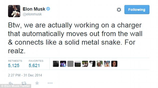 Το φίδι της Tesla: Φορτιστής συνδέεται μόνος του στο αυτοκίνητο [βίντεο] | iefimerida.gr 0