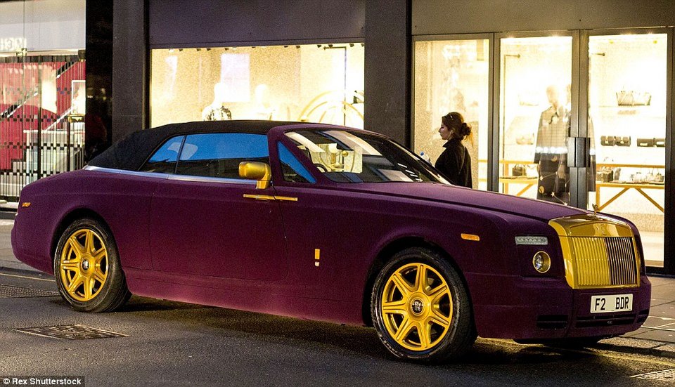 Η εκδίκηση του κιτς στους δρόμους του Λονδίνου – Μία Ρολς Ρόις περνάει και τυφλώνει [εικόνες] | iefimerida.gr 1