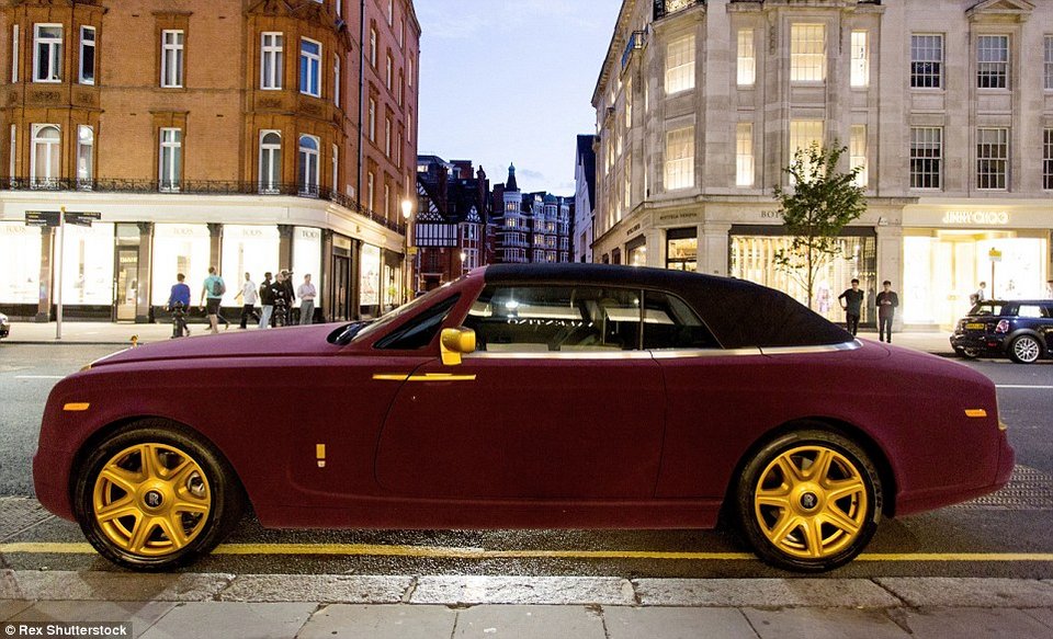 Η εκδίκηση του κιτς στους δρόμους του Λονδίνου – Μία Ρολς Ρόις περνάει και τυφλώνει [εικόνες] | iefimerida.gr 3