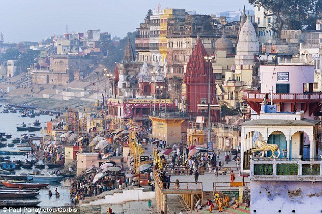 Ινδία: Δύο κοπέλες καταδικάστηκαν σε δημόσιο βιασμό γιατί ο αδελφός τους πήγε με παντρεμένη [εικόνες] | iefimerida.gr 1