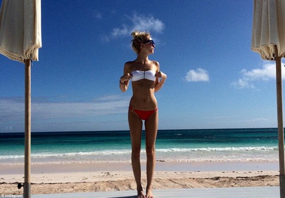 Η εγγονή του Γλίξμπουργκ αναστατώνει όλους τους κοσμοπολίτικους προορισμούς της υφηλίου [εικόνες] | iefimerida.gr 2