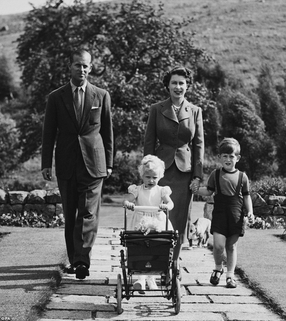 Εκπληκτικά στιγμιότυπα από τα 63 χρόνια της Βασίλισσας Ελισάβετ στον Βρετανικό θρόνο [εικόνες] | iefimerida.gr 1