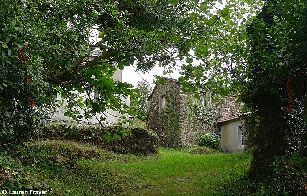 Κι όμως: Χωριό στην Ισπανία πωλείται ολόκληρο αντί 200.000 ευρώ! [εικόνες] | iefimerida.gr 3