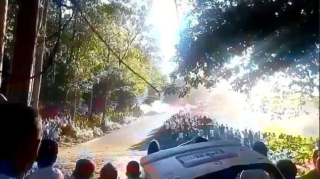 Τραγωδία στο ράλι της Λα Κορούνια: Νεκροί 6 θεατές [εικόνες & βίντεο] | iefimerida.gr 2