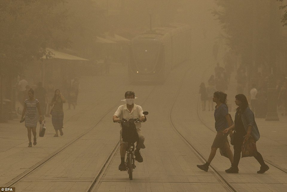 Τρομακτική αμμοθύελλα «κατάπιε» την Κύπρο [εικόνες & βίντεο] | iefimerida.gr 18