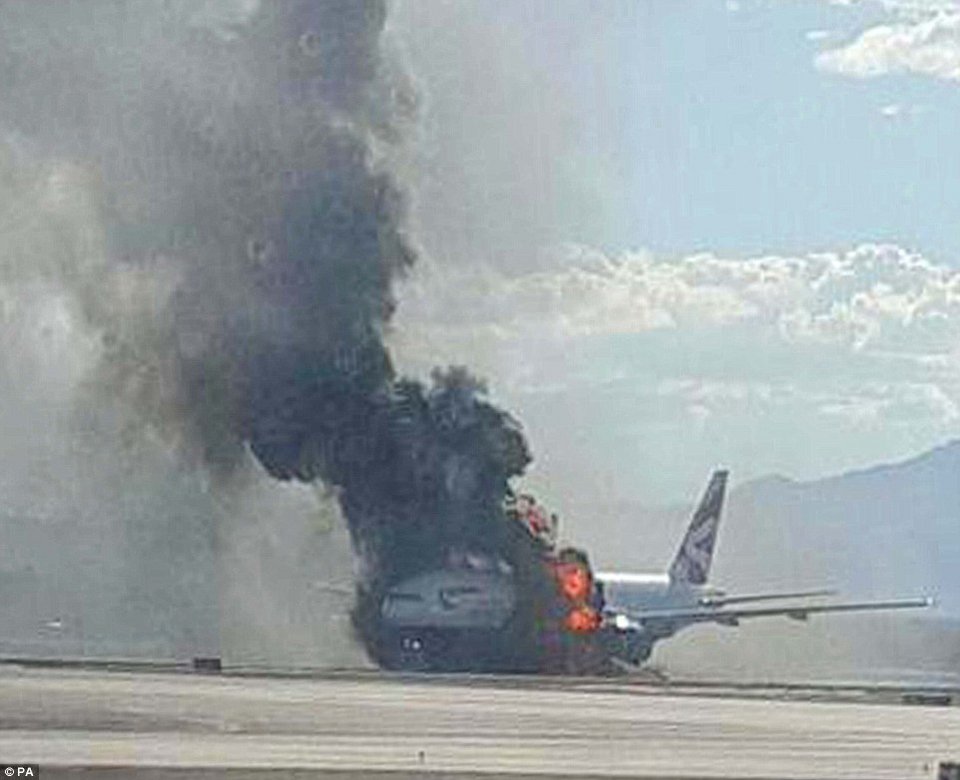 Εξερράγη κινητήρας σε Boeing 777 των Βρετανικών Αερογραμμών [εικόνες] | iefimerida.gr 2