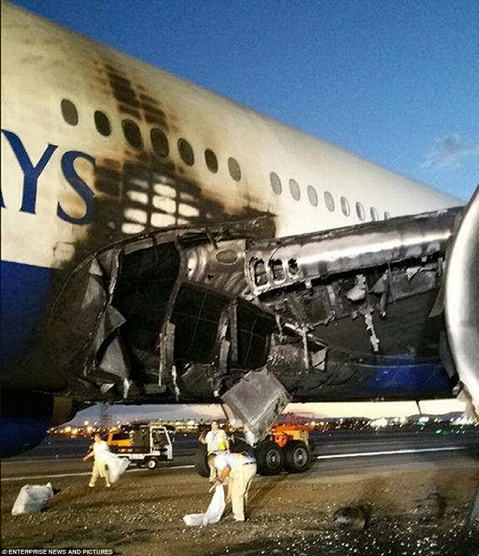 Εξερράγη κινητήρας σε Boeing 777 των Βρετανικών Αερογραμμών [εικόνες] | iefimerida.gr 0