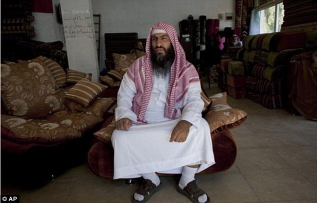 Ολα όσα τράβηξε στα χέρια των τζιχαντιστών μια σκλάβα τους: Οι βιασμοί, η κακοποίηση και ο θάνατος [εικόνες] | iefimerida.gr 6