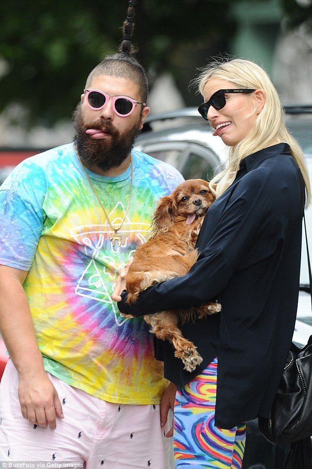 Μπαμπάδες στην πασαρέλα: Μία διαφορετική επίδειξη μόδας στη Νέα Υόρκη [εικόνες] | iefimerida.gr 0