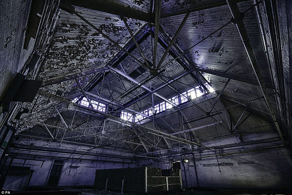 Τα άφησαν να ρημάζουν: Εντυπωσιακά παλάτια που έγιναν ερείπια [εικόνες] | iefimerida.gr 5