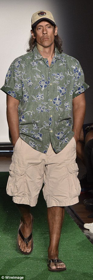 Μπαμπάδες στην πασαρέλα: Μία διαφορετική επίδειξη μόδας στη Νέα Υόρκη [εικόνες] | iefimerida.gr 7