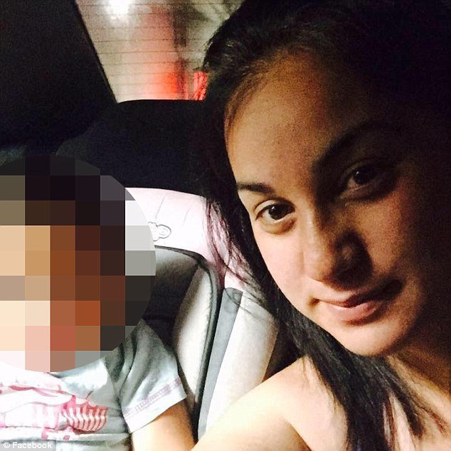 Εγκυος με περίεργη όρεξη τρώει απορρυπαντικά [εικόνες] | iefimerida.gr 2