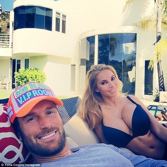 Η νέα έπαυλη του Playboy -Ζευγάρι κάνει ατελείωτα πάρτι με αιθέριες υπάρξεις και το Instagram δεν χορταίνει να... κρυφοκοιτά [εικόνες] | iefimerida.gr 2