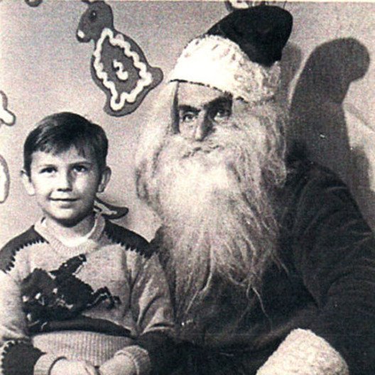 Εσείς θα καθόσασταν στα πόδια αυτού του Άγιου Βασίλη; [εικόνες]  | iefimerida.gr 2