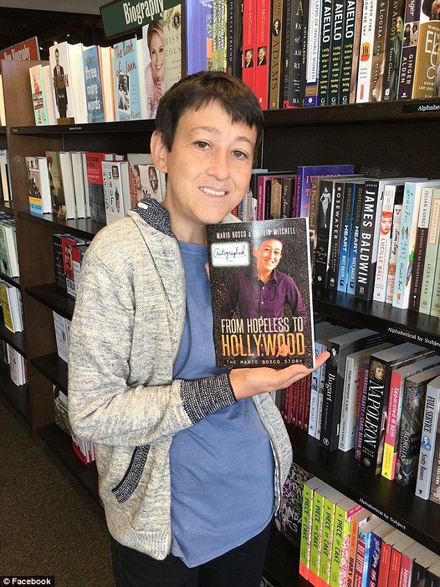 Ο 42χρονος με το παιδικό σώμα που κατάφερε να κάνει καριέρα στο Χόλιγουντ [εικόνες] | iefimerida.gr 5