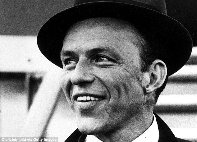 Ο Φρανκ Σινάτρα ήθελε να σώσει τη Μέρλιν - Της έκανε πρόταση γάμου και εκείνη αρνήθηκε [εικόνες] | iefimerida.gr 1