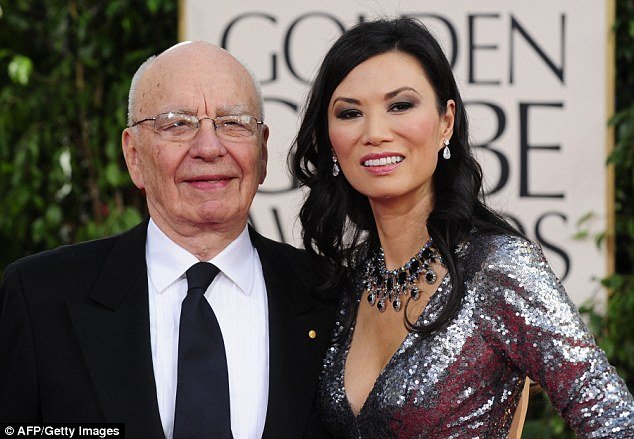 Η πρώην του Μικ Τζάγκερ η νέα σύντροφος του 84χρονου μεγιστάνα Ρούπερτ Μέρντοχ [εικόνες] | iefimerida.gr 1