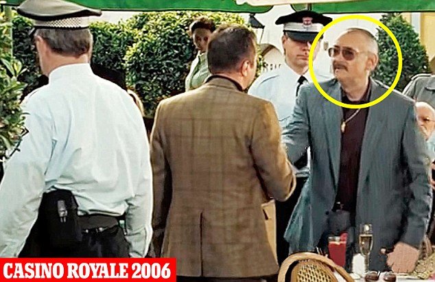 Ποιος κατασκοπεύει τον Τζέιμς Μποντ; Ο άνθρωπος που εμφανίζεται σε κάθε του ταινία [εικόνες] | iefimerida.gr 14