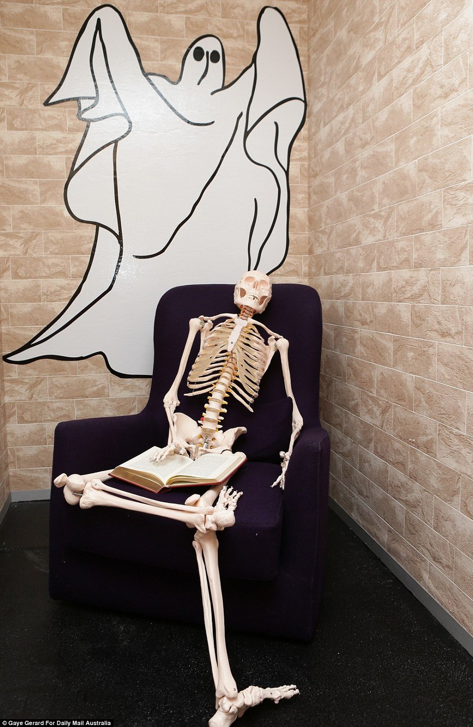 Μέσα στα απίθανα γραφεία της Google - Οι υπάλληλοι κάνουν αναρρίχηση και παίζουν μπιλιάρδο [εικόνες] | iefimerida.gr 12