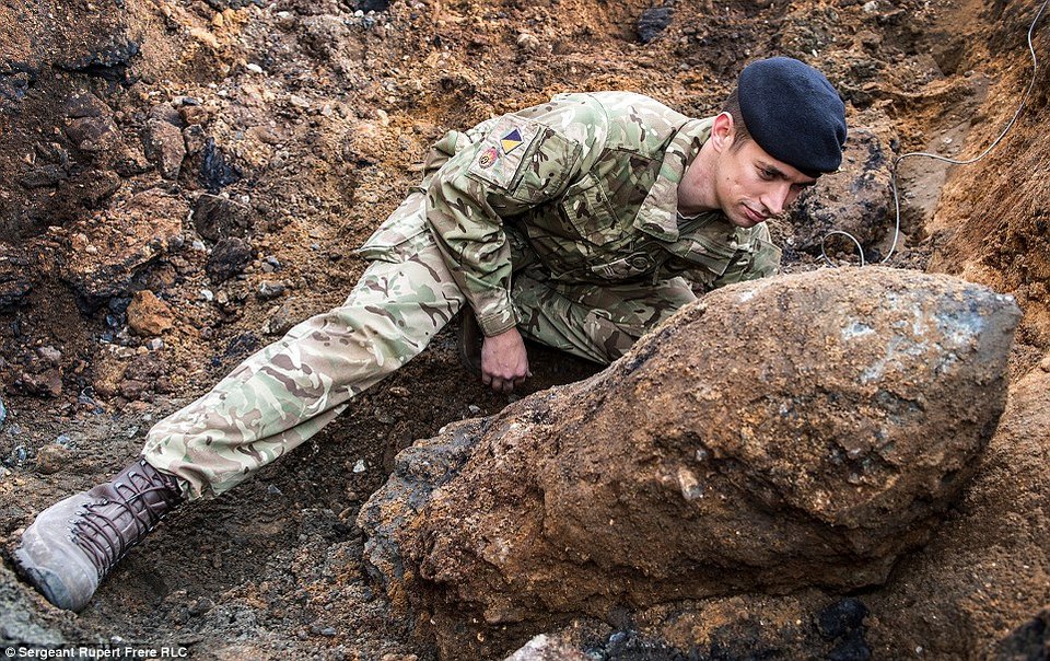 Το αληθινό Call of Duty- Στρατιώτες στο Αφγανιστάν φωτογραφίζουν τις μάχες -Ετσι είναι ο πόλεμος [εικόνες] | iefimerida.gr 12