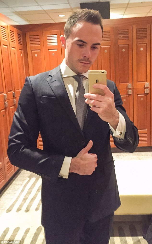 Σέξι τραπεζίτες αποκαλύπτουν πώς έγιναν «φέτες» παρά τις πολλές ώρες δουλειάς [εικόνες] | iefimerida.gr 6