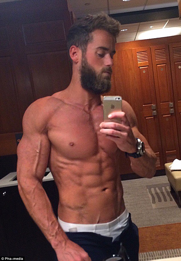 Σέξι τραπεζίτες αποκαλύπτουν πώς έγιναν «φέτες» παρά τις πολλές ώρες δουλειάς [εικόνες] | iefimerida.gr 2