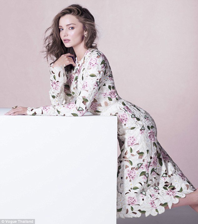 Σαν πριγκίπισσα - Η Μιράντα Κερ στη πιο ρομαντική της φωτογράφιση [εικόνες] | iefimerida.gr 2