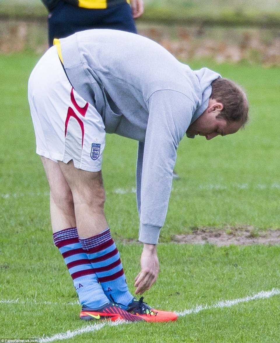 Οι πρίγκιπες Γουίλιαμ και Χάρι έπαιξαν ποδόσφαιρο και κέρδισαν για... καλό σκοπό [εικόνες & βίντεο] | iefimerida.gr 4