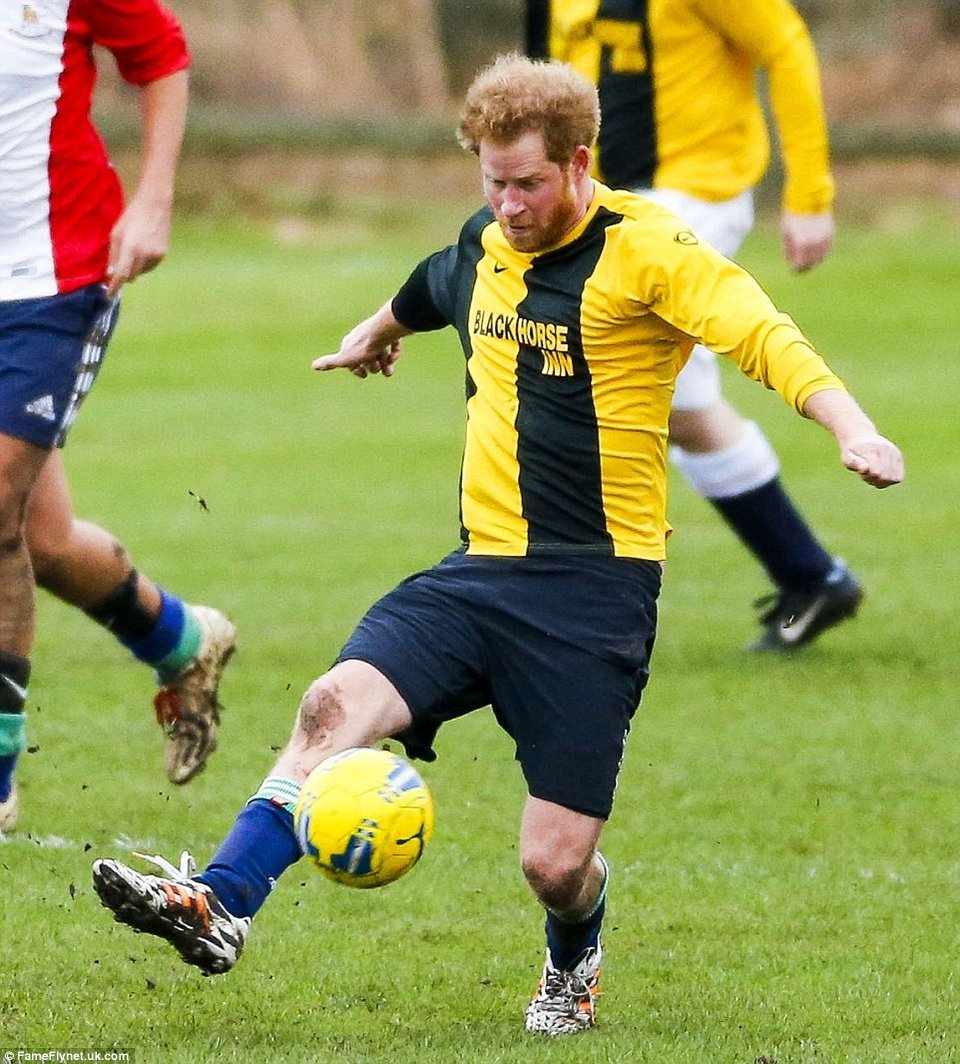 Οι πρίγκιπες Γουίλιαμ και Χάρι έπαιξαν ποδόσφαιρο και κέρδισαν για... καλό σκοπό [εικόνες & βίντεο] | iefimerida.gr 6