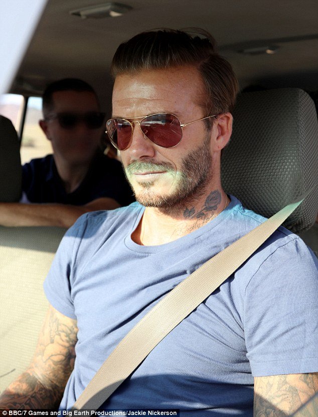 O Mπέκαμ κοντά σε Αφρικανούς και Ασιάτες πρόσφυγες [εικόνες] | iefimerida.gr 1