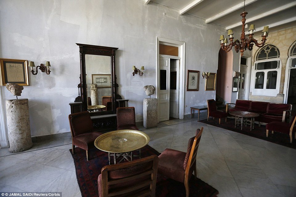 Απομεινάρια ενός σπουδαίου παρελθόντος -Το ξενοδοχείο που χτίστηκε το 1874 από έναν Ελληνα στον Λίβανο [εικόνες] | iefimerida.gr 5