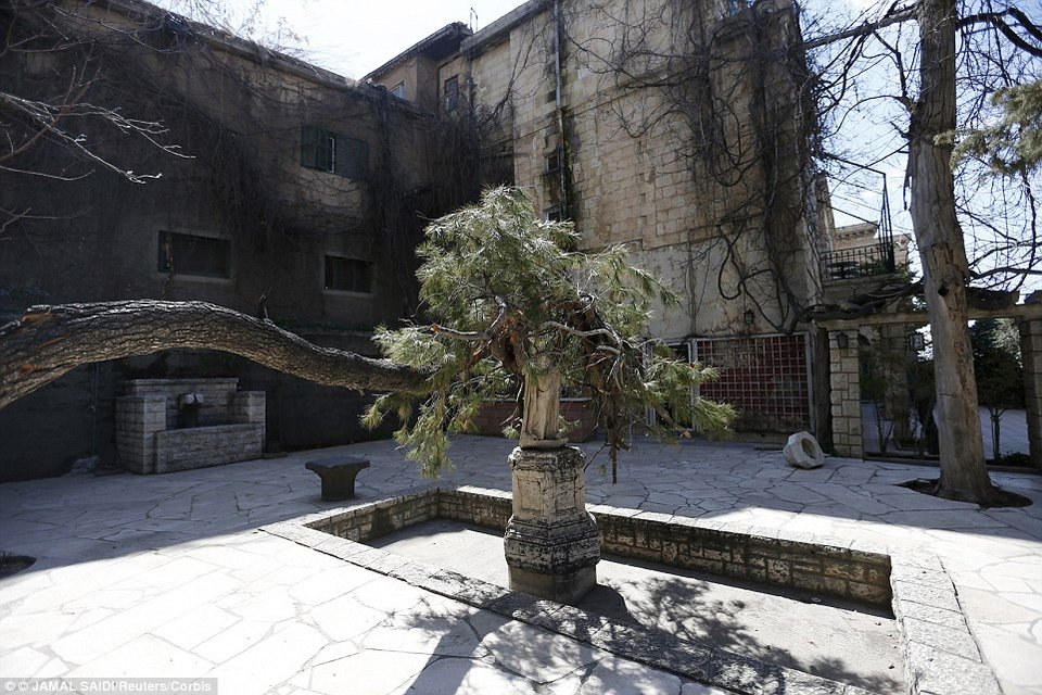 Απομεινάρια ενός σπουδαίου παρελθόντος -Το ξενοδοχείο που χτίστηκε το 1874 από έναν Ελληνα στον Λίβανο [εικόνες] | iefimerida.gr 1