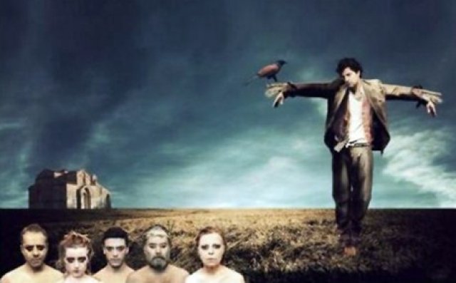 O Σάκης Ρουβάς με λευκό σλιπ συγκλόνισε ως Διόνυσος στις Βάκχες  του Ευρυπίδη [εικόνες] | iefimerida.gr 1