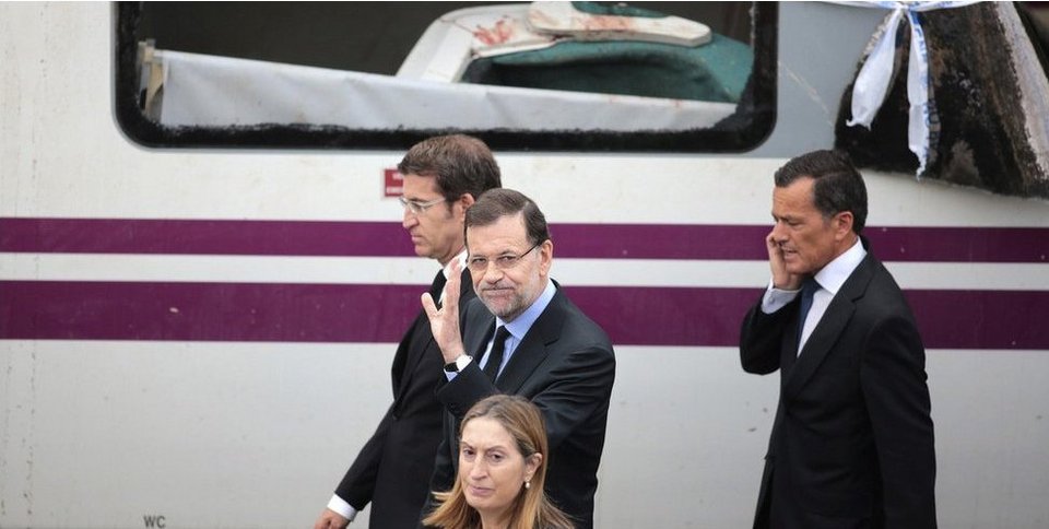 Aπίστευτος πόνος: Οι φωτογραφίες και τα πρώτα πλάνα από το σημείο της συντριβής του τρένου στην Ισπανία [εικόνες&βίντεο] | iefimerida.gr 7